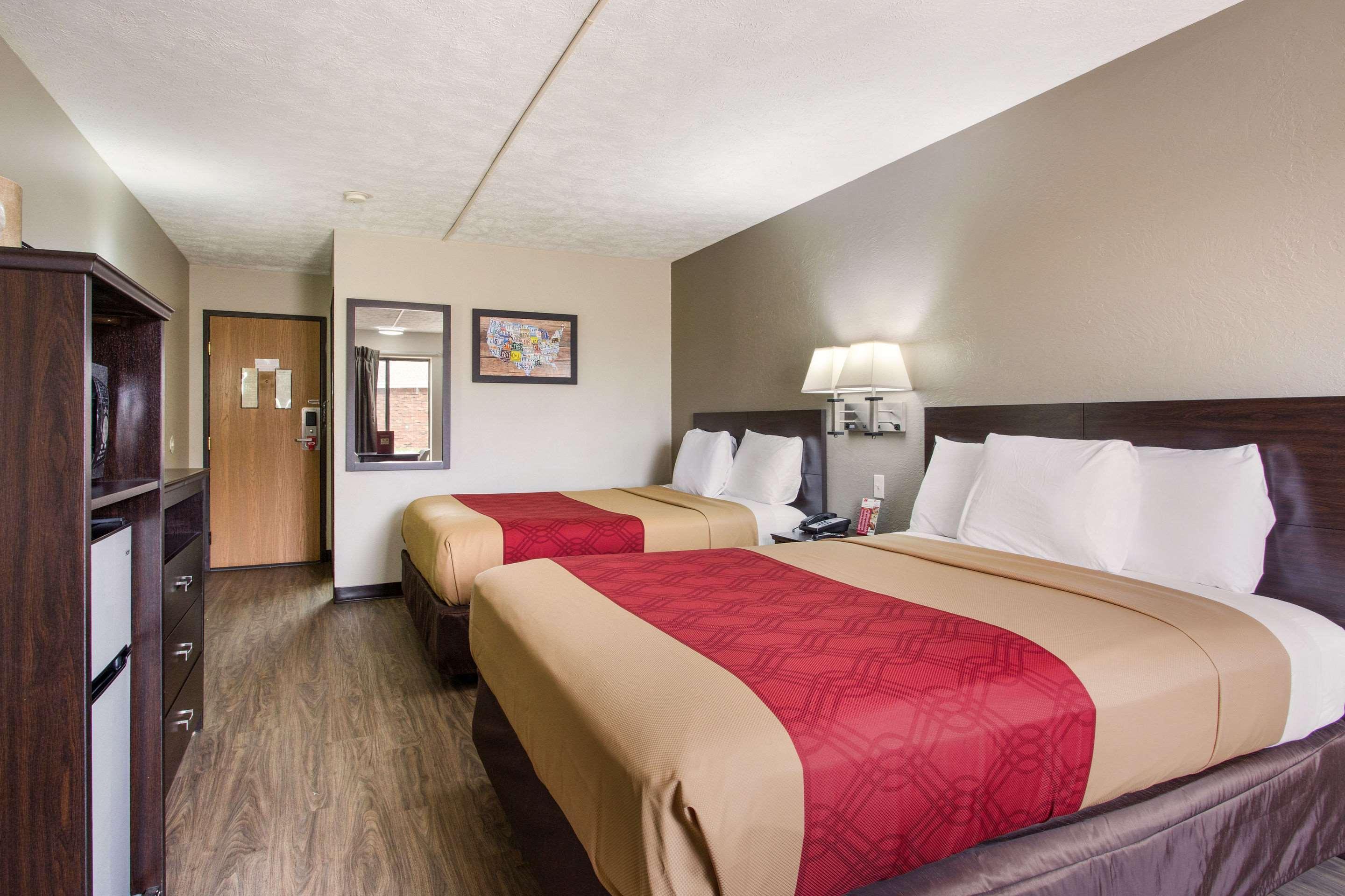 Red Lion Inn & Suites Olathe Kansas City Esterno foto